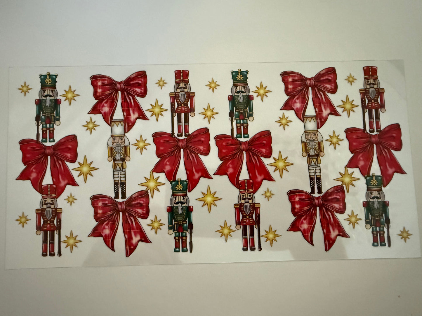 D026 Red bows and nutcracker